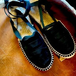 Castaner urban canvas flat - pippa and Kate Middleton- Meghan Markle